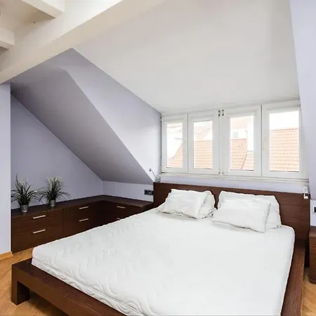 Golden Apartments-old Town-piw31/33 Warsaw